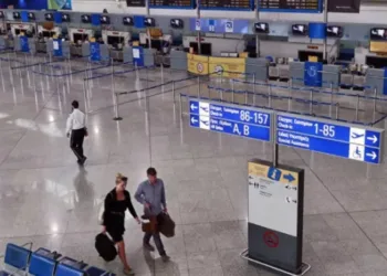 Μόνο με PCR ή rapid test η είσοδος στην Ελλάδα