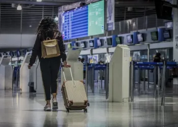 Παράταση στα μέτρα για τις πτήσεις προς την Ελλάδα