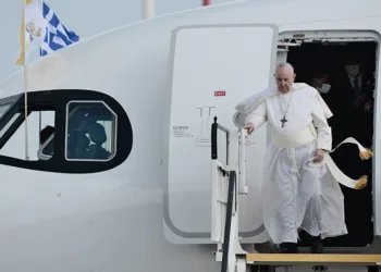 Έφτασε στην Ελλάδα ο Πάπας Φραγκίσκος