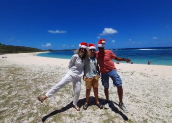 Πρωτοχρονιά με… μαγιό για τους Ομογενείς στον Άγιο Μαυρίκιο