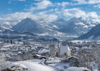 Ελληνίδες αθλήτριες του σκι «εγκλωβίστηκαν» στις Άλπεις