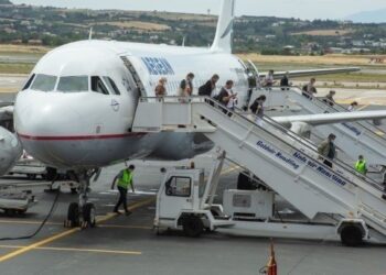 Τι ισχύει από Δευτέρα για όσους ταξιδεύουν αεροπορικώς στην Ελλάδα